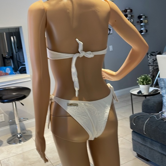 Brazilian bikini - Picture 9 of 9